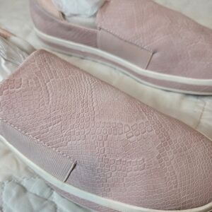 Bella Vita Pink Textured Women's Loafers